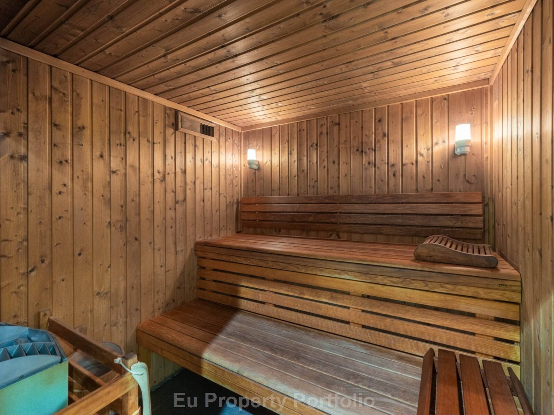 Bas De Station, Image 22