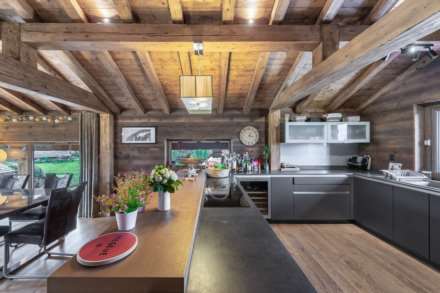 5 Bedroom Chalet, Le Tour