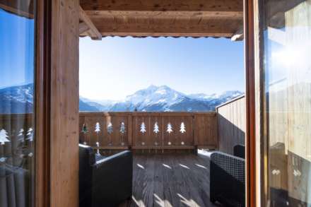 6 Bedroom Apartment, L`Averne