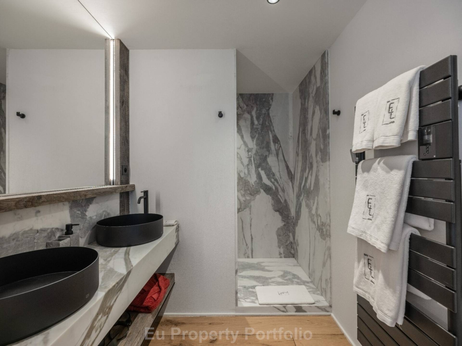 Centre Village - Rond Point, Image 12