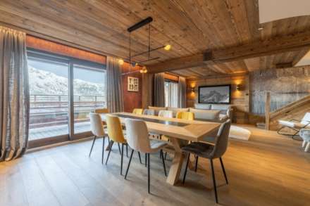 4 Bedroom Apartment, Rond Point Des Pistes
