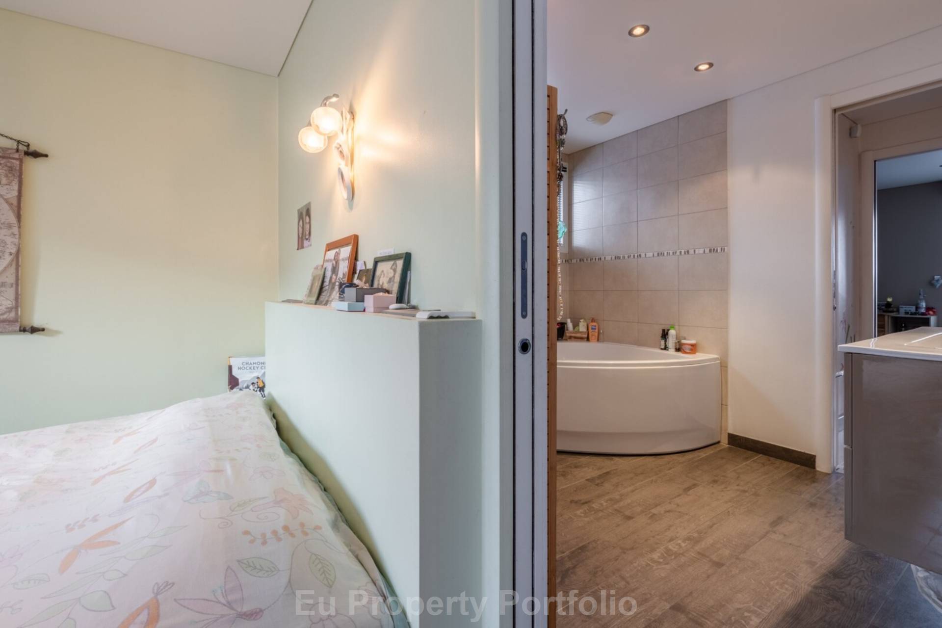 Saint Antoine, Image 9