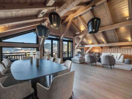 5 Bedroom Apartment, Pettoreaux