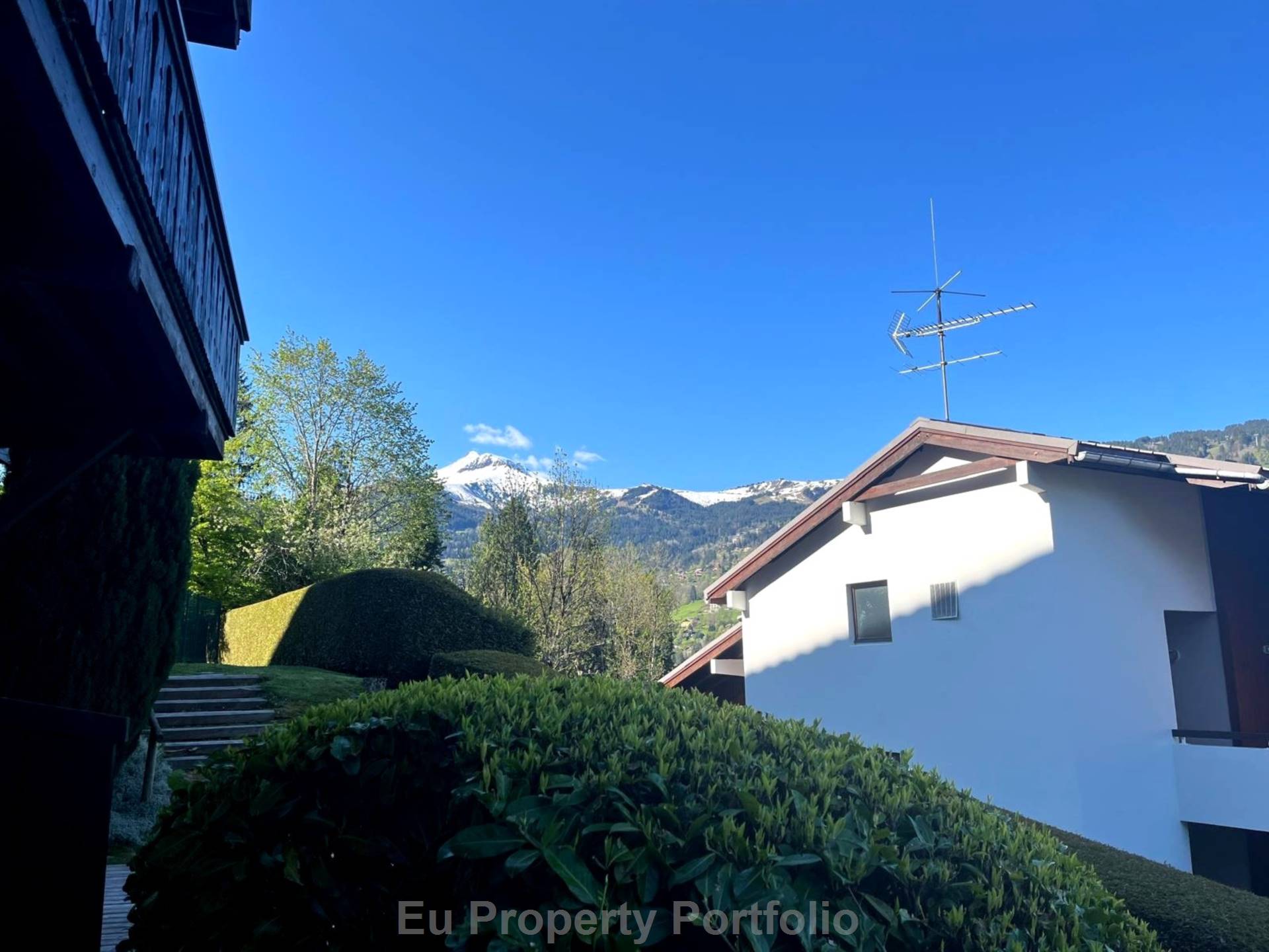 Centre Village, Image 10