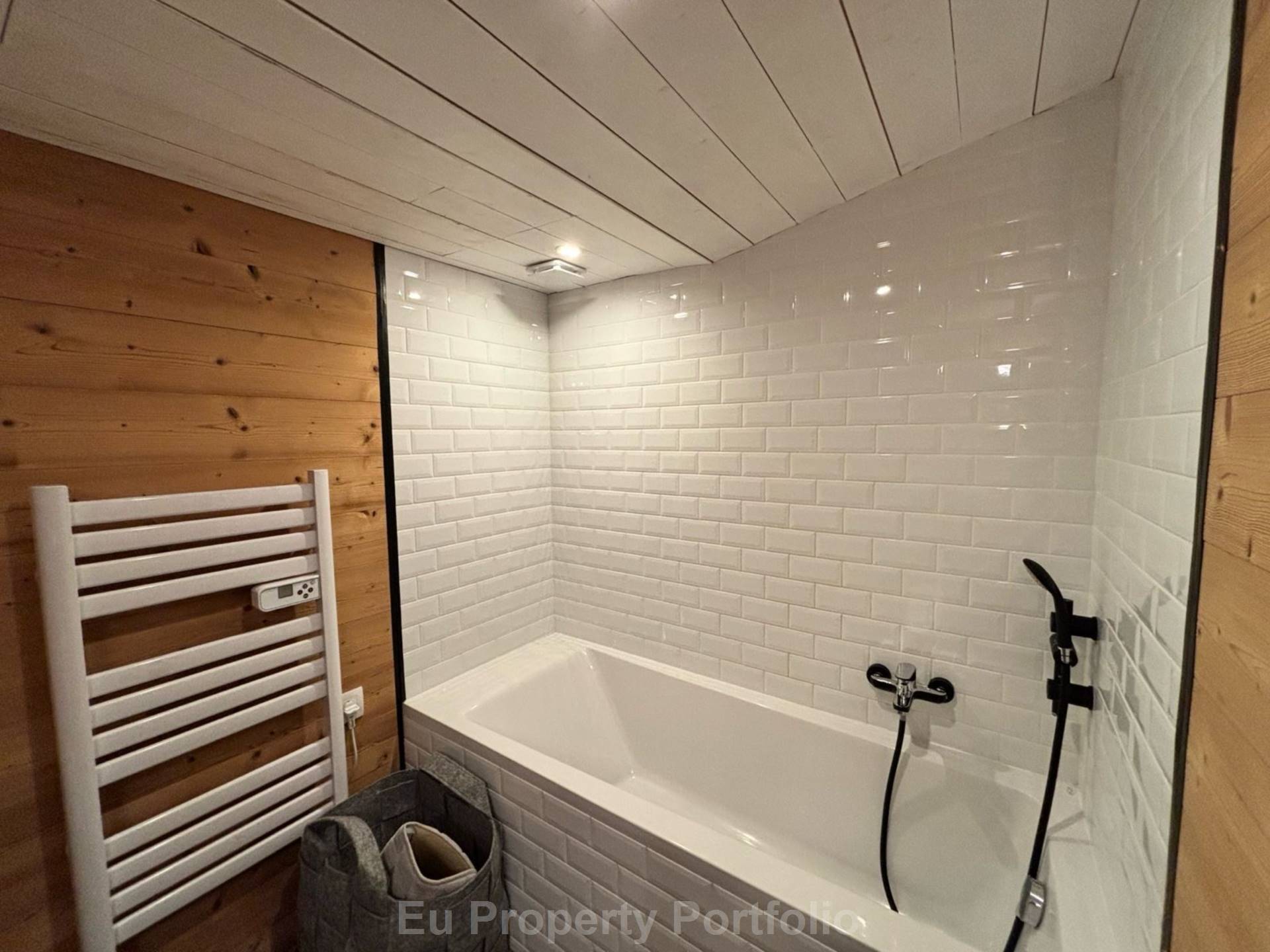 Centre Village, Image 6