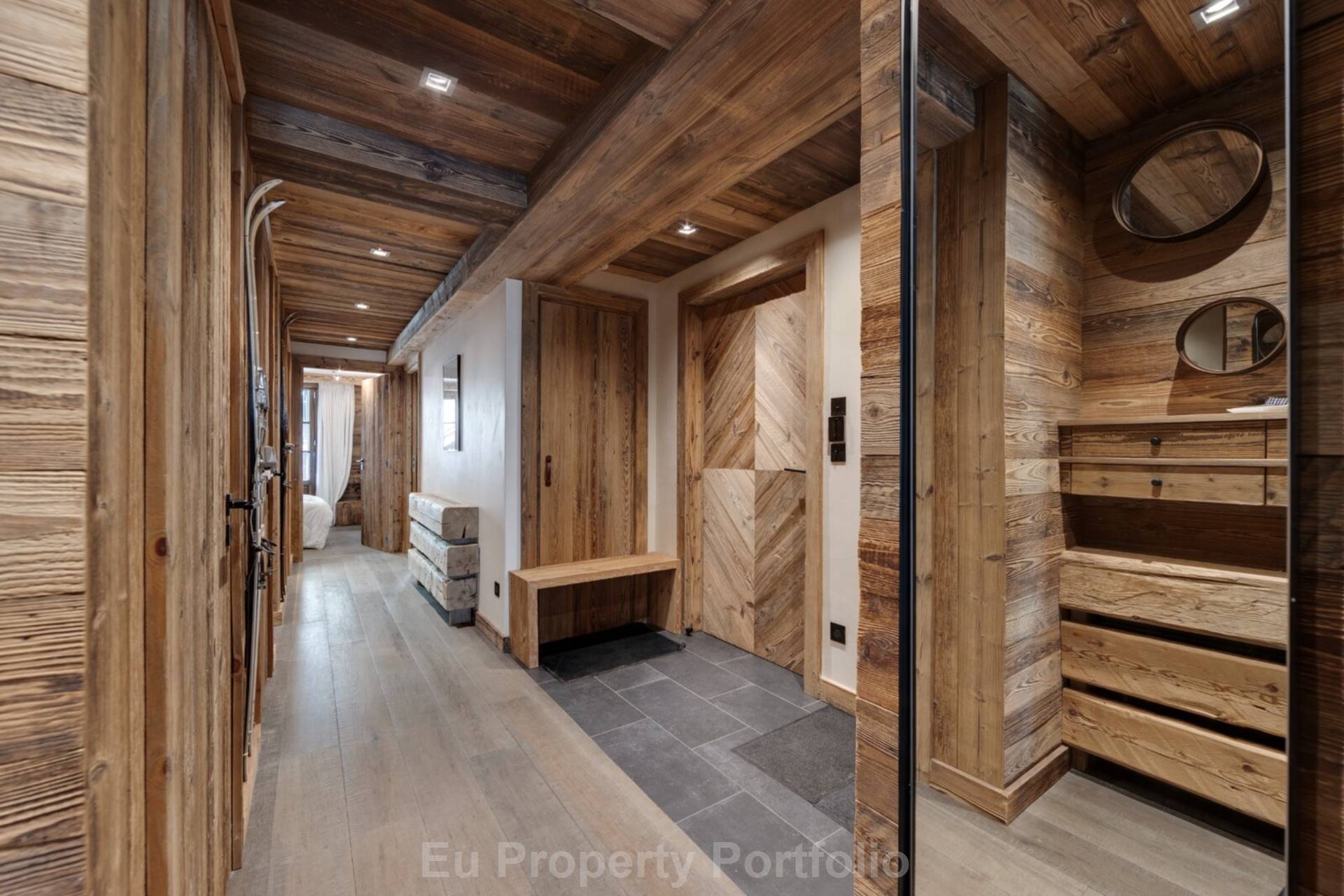 Vieux Village, Image 12