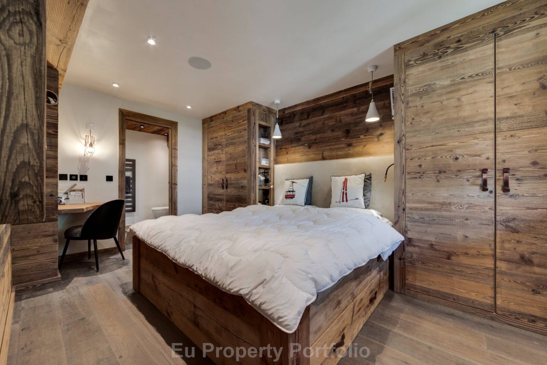 Vieux Village, Image 8