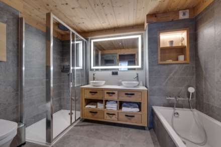 Val D'Isère | Le Centre, Image 17