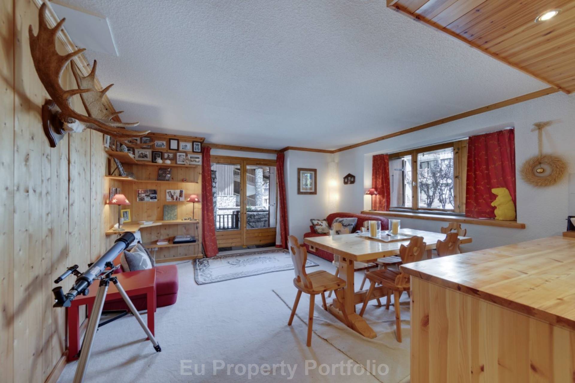 Centre Station, Image 1