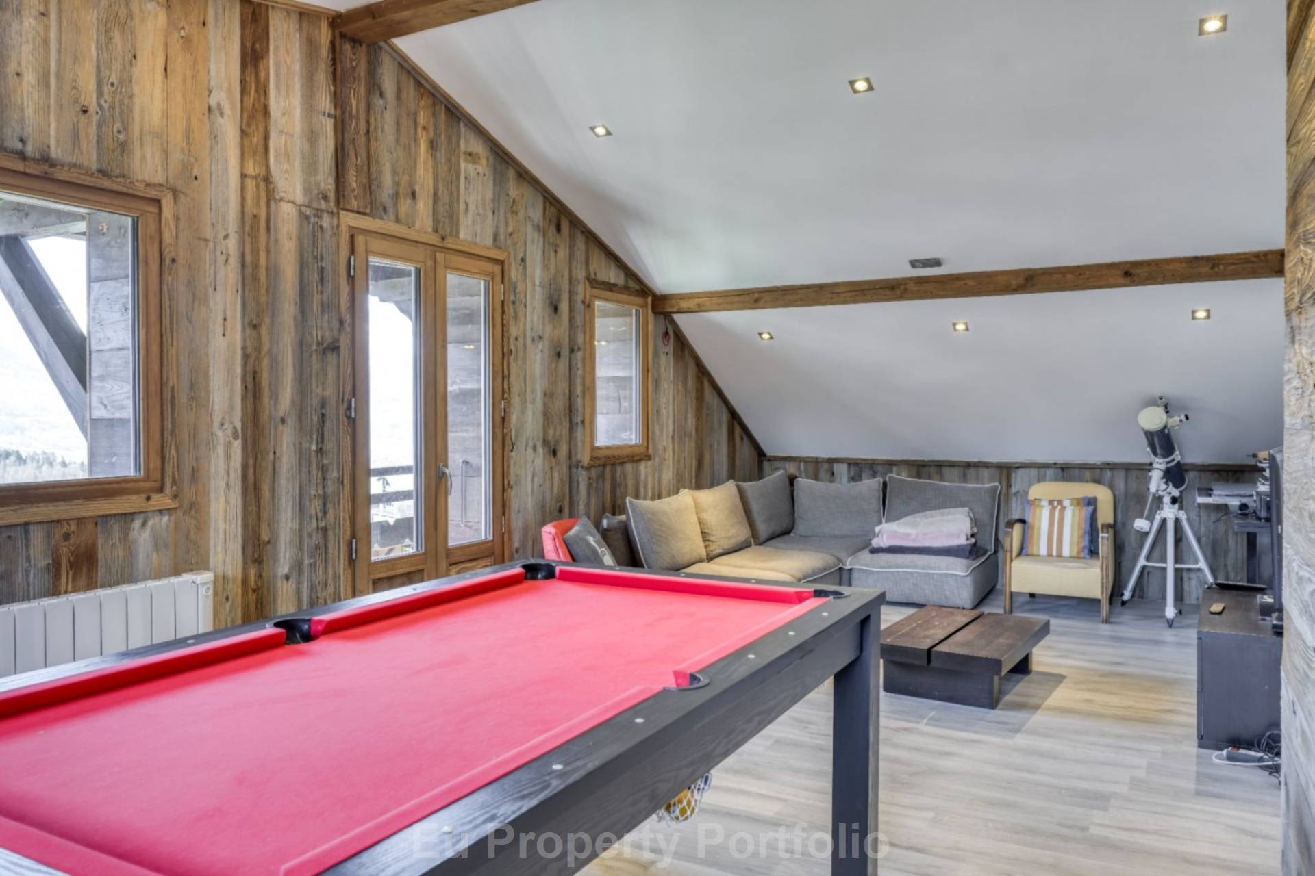 Centre Village, Image 9