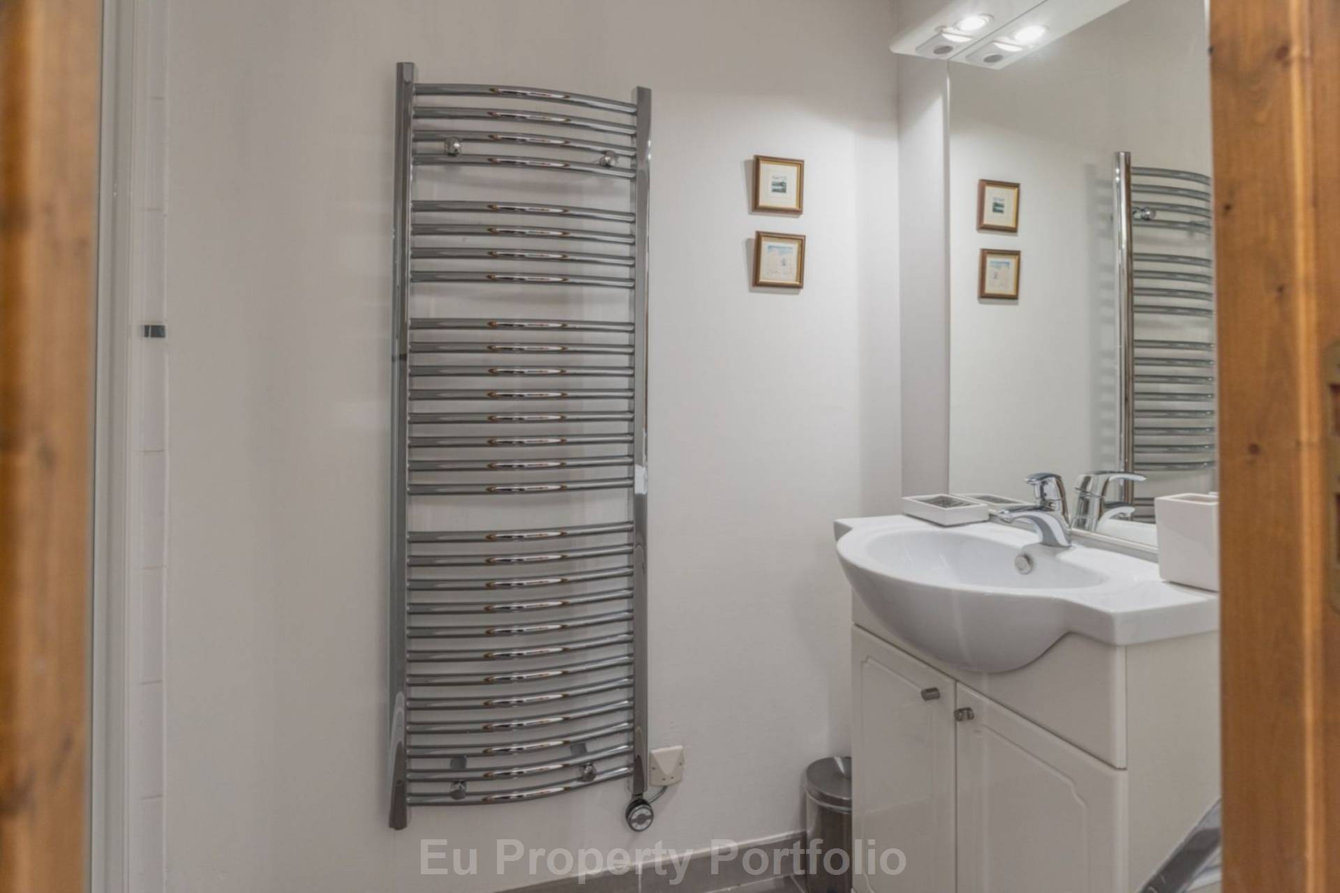 Saint-Martin-De-Belleville | C, Image 13