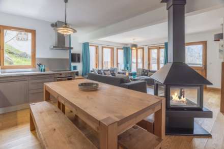 Saint-Martin-De-Belleville | C, Image 3