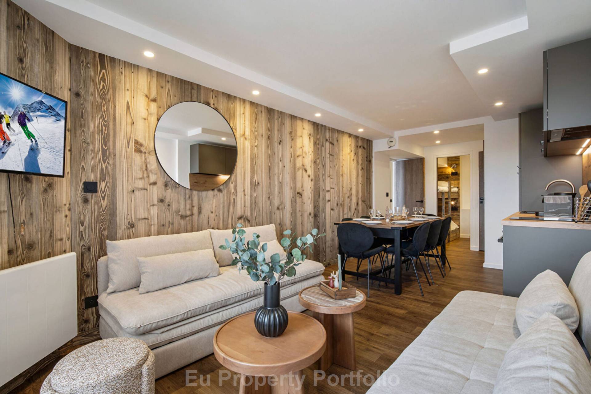 Les Belleville, Image 1