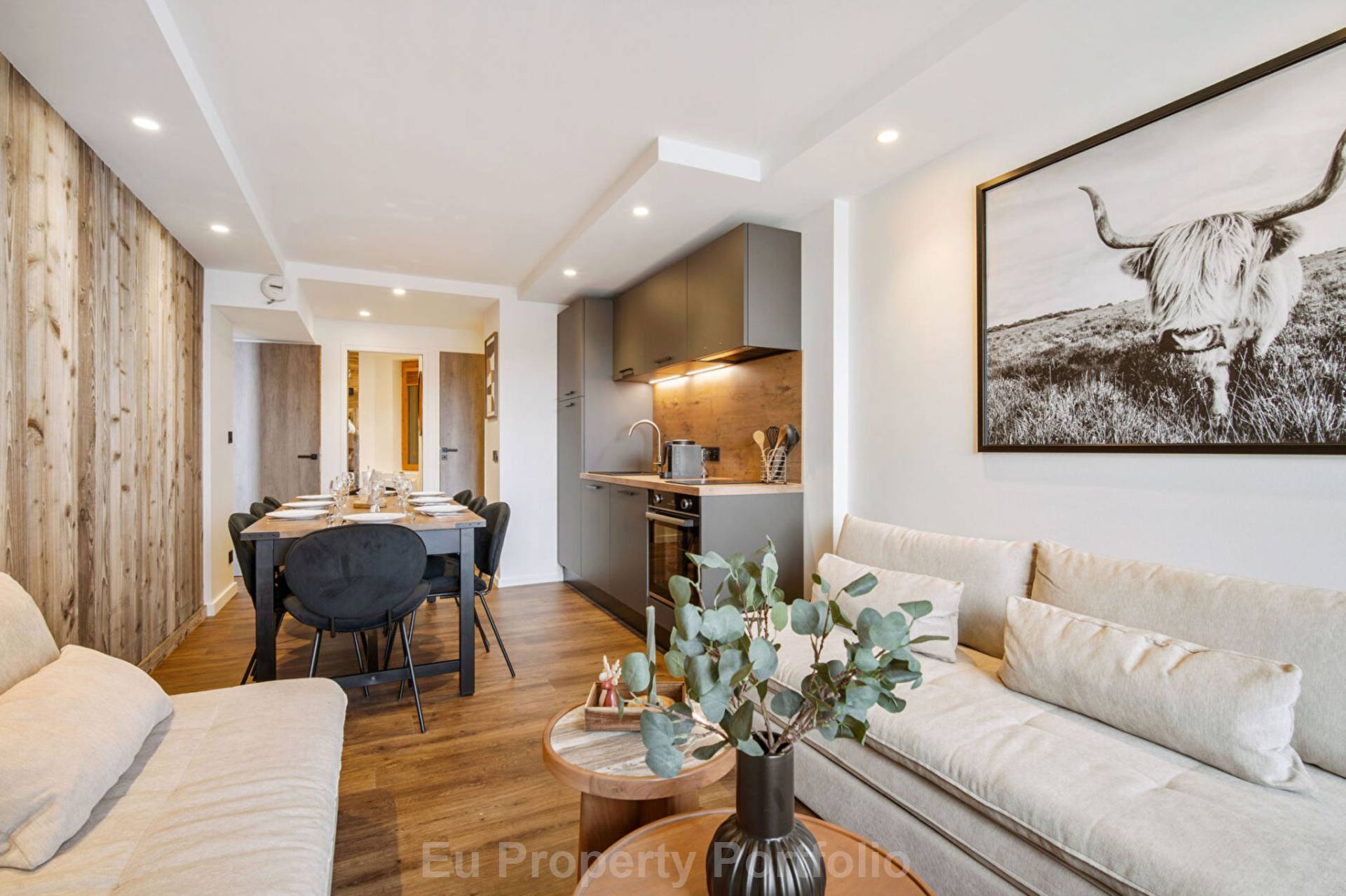 Les Belleville, Image 2