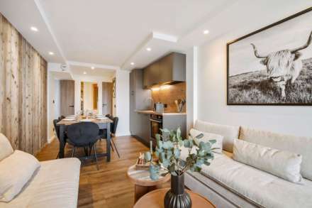 Les Belleville, Image 2