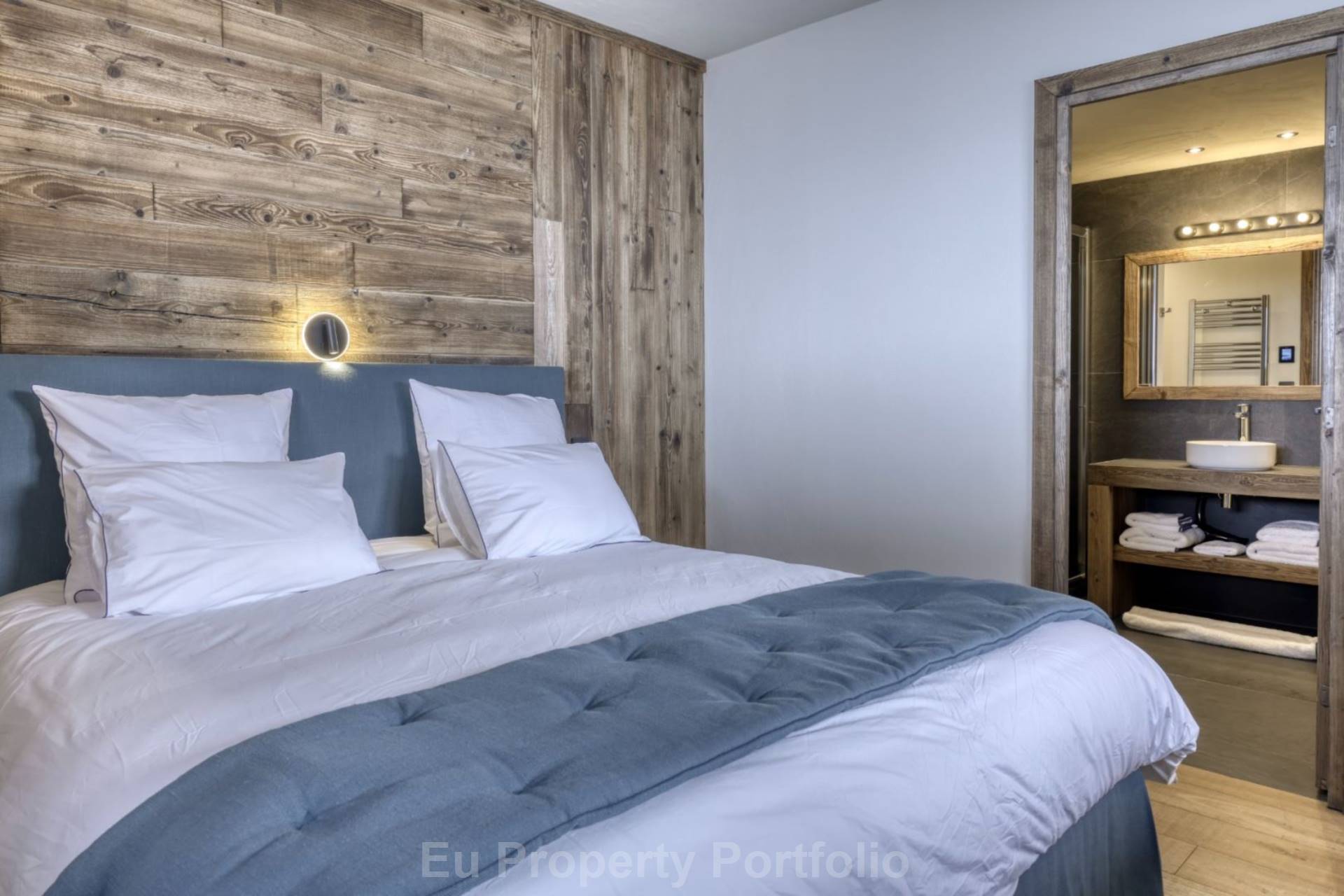 Le Bettey Devant, Image 15