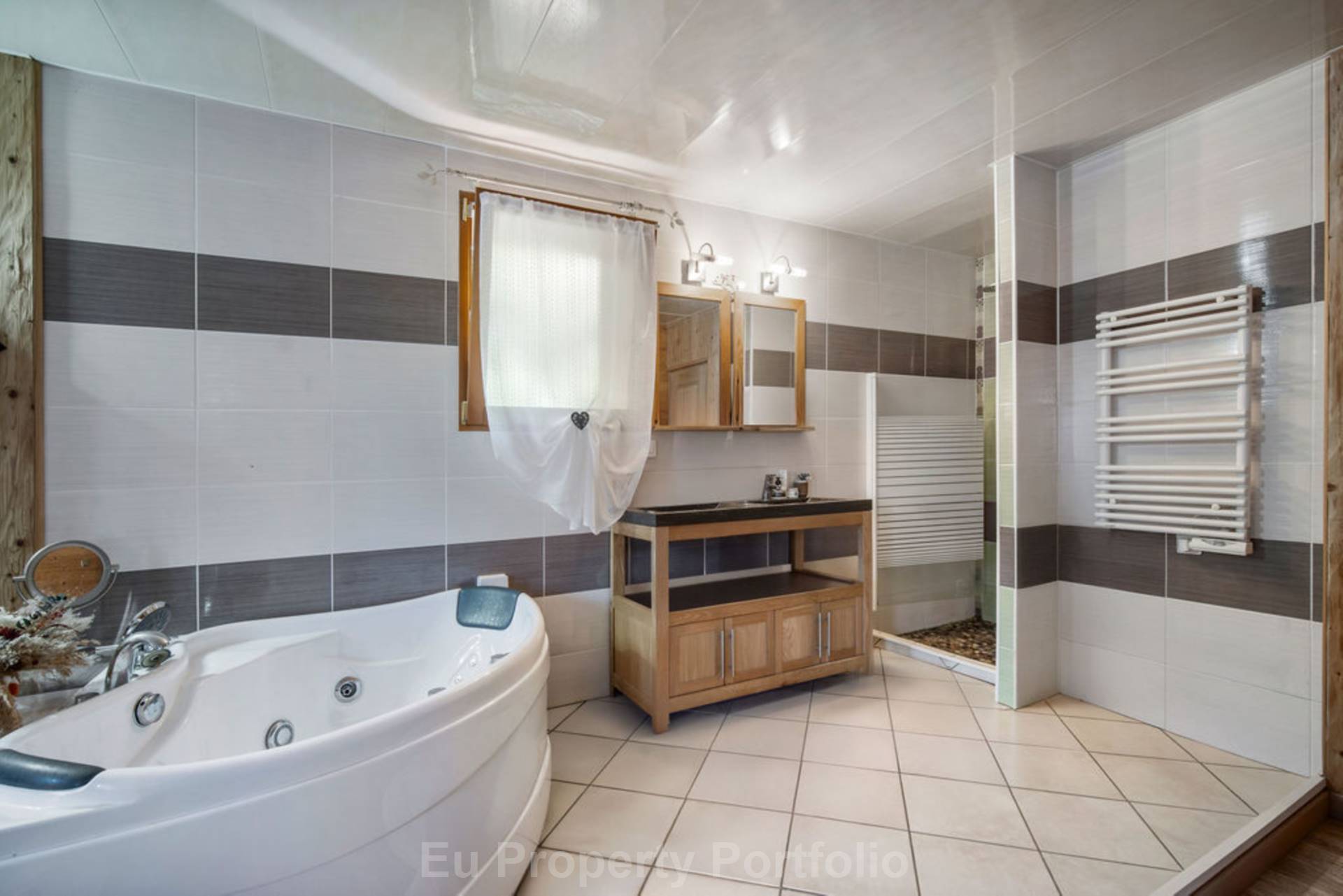 Saint-Martin-De-Belleville | C, Image 6