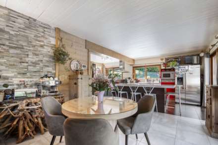 Saint-Martin-De-Belleville | C, Image 4