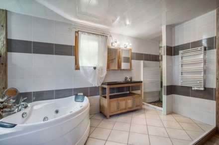 Saint-Martin-De-Belleville | C, Image 6