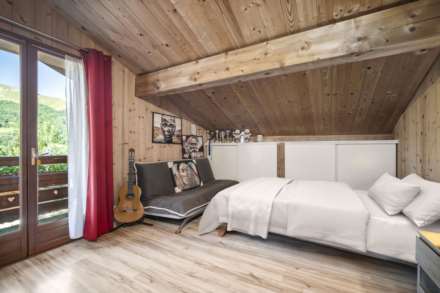 Saint-Martin-De-Belleville | C, Image 8