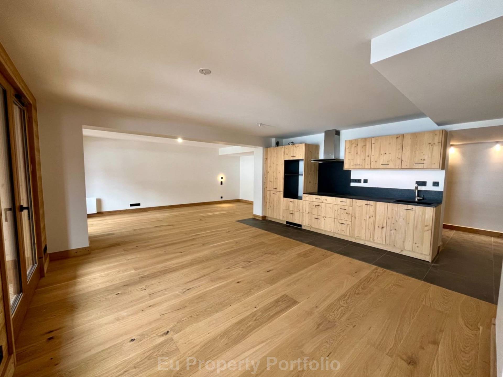 Saint-Martin-De-Belleville | L, Image 2