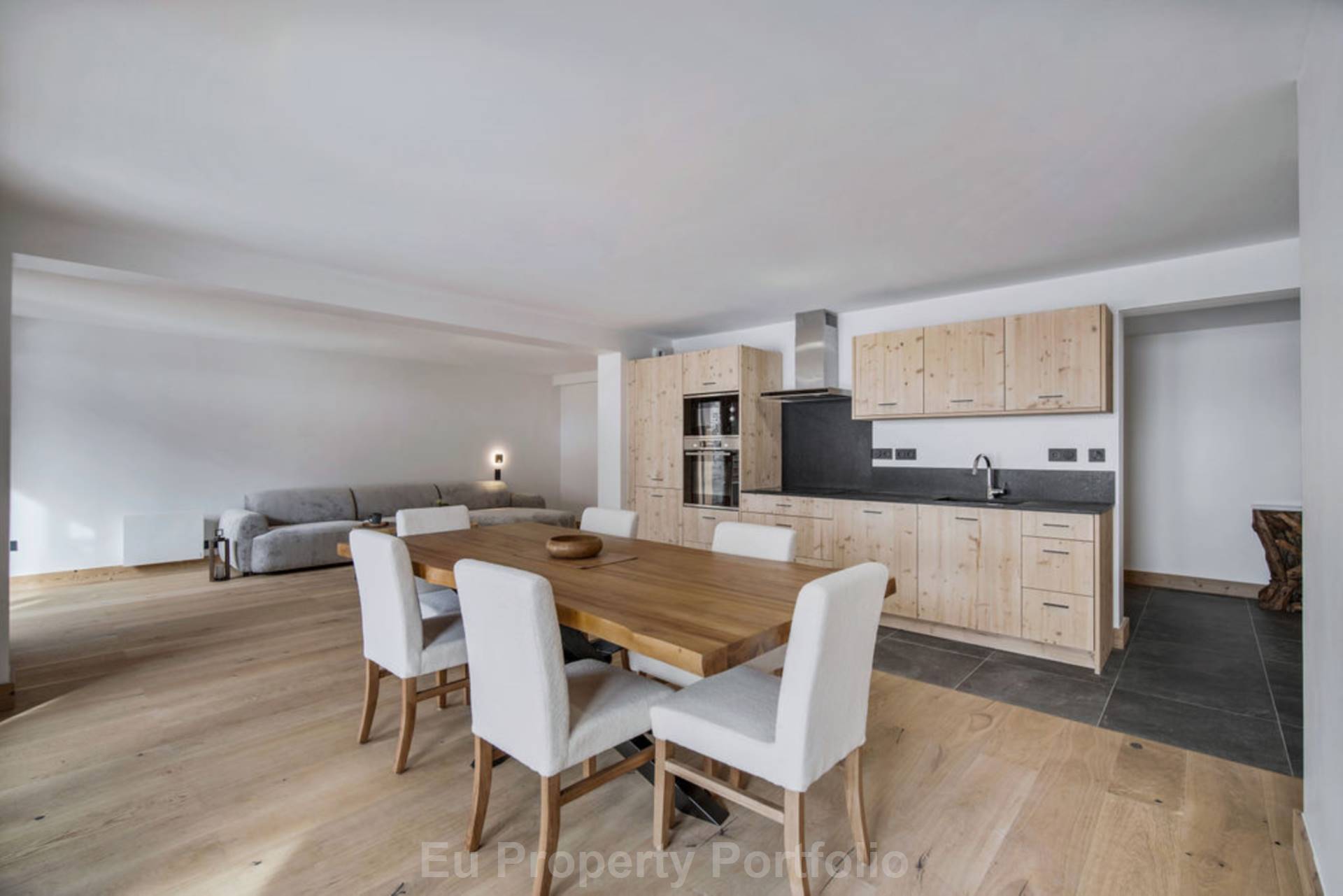 Saint-Martin-De-Belleville | L, Image 2