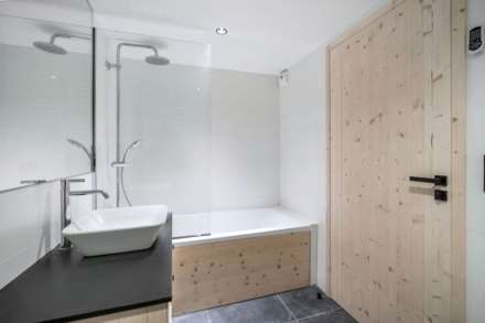 Saint-Martin-De-Belleville | L, Image 8