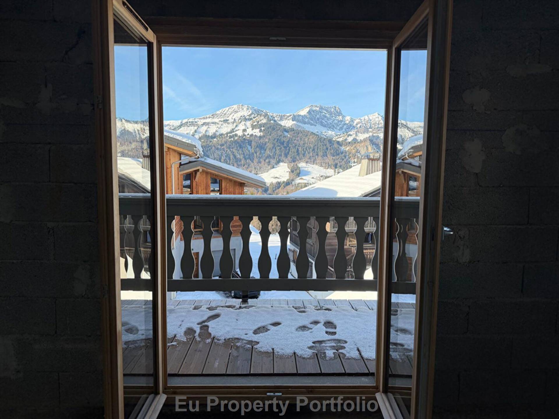 Crest Voland, Image 2