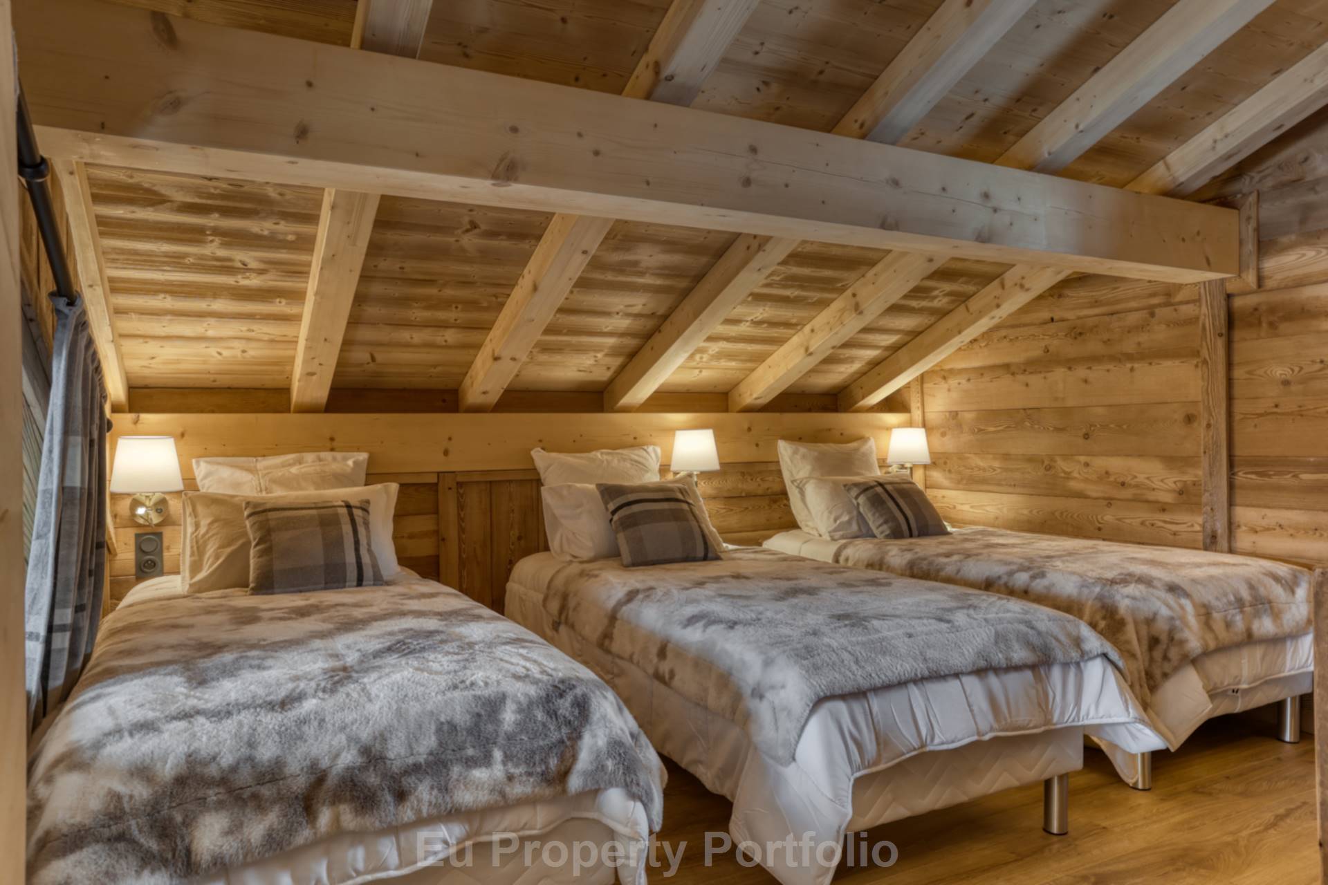 Crest Voland, Image 14