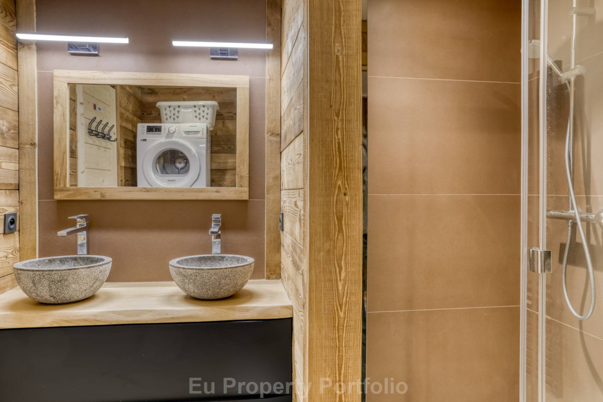 Crest Voland, Image 17