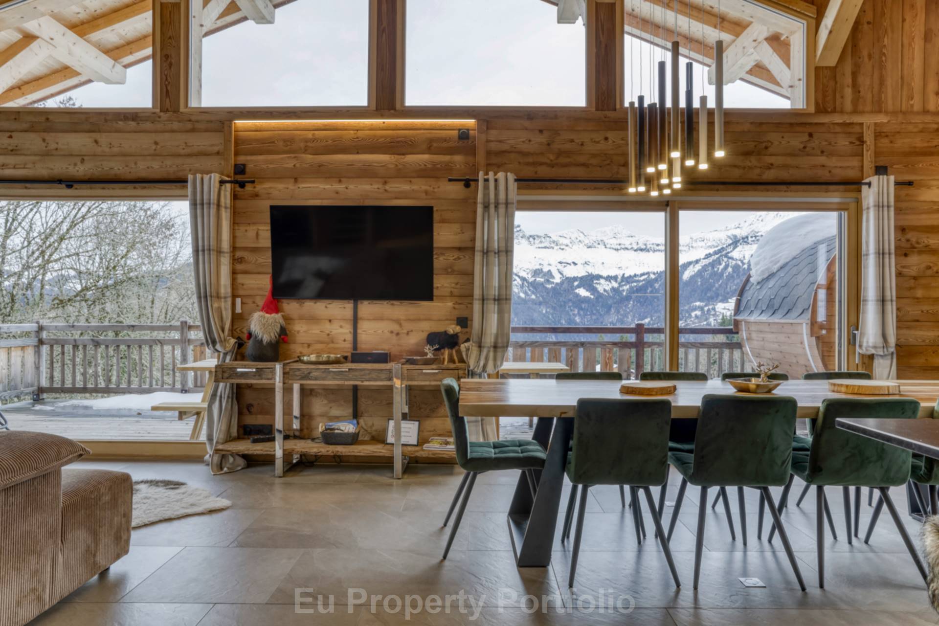 Crest Voland, Image 2