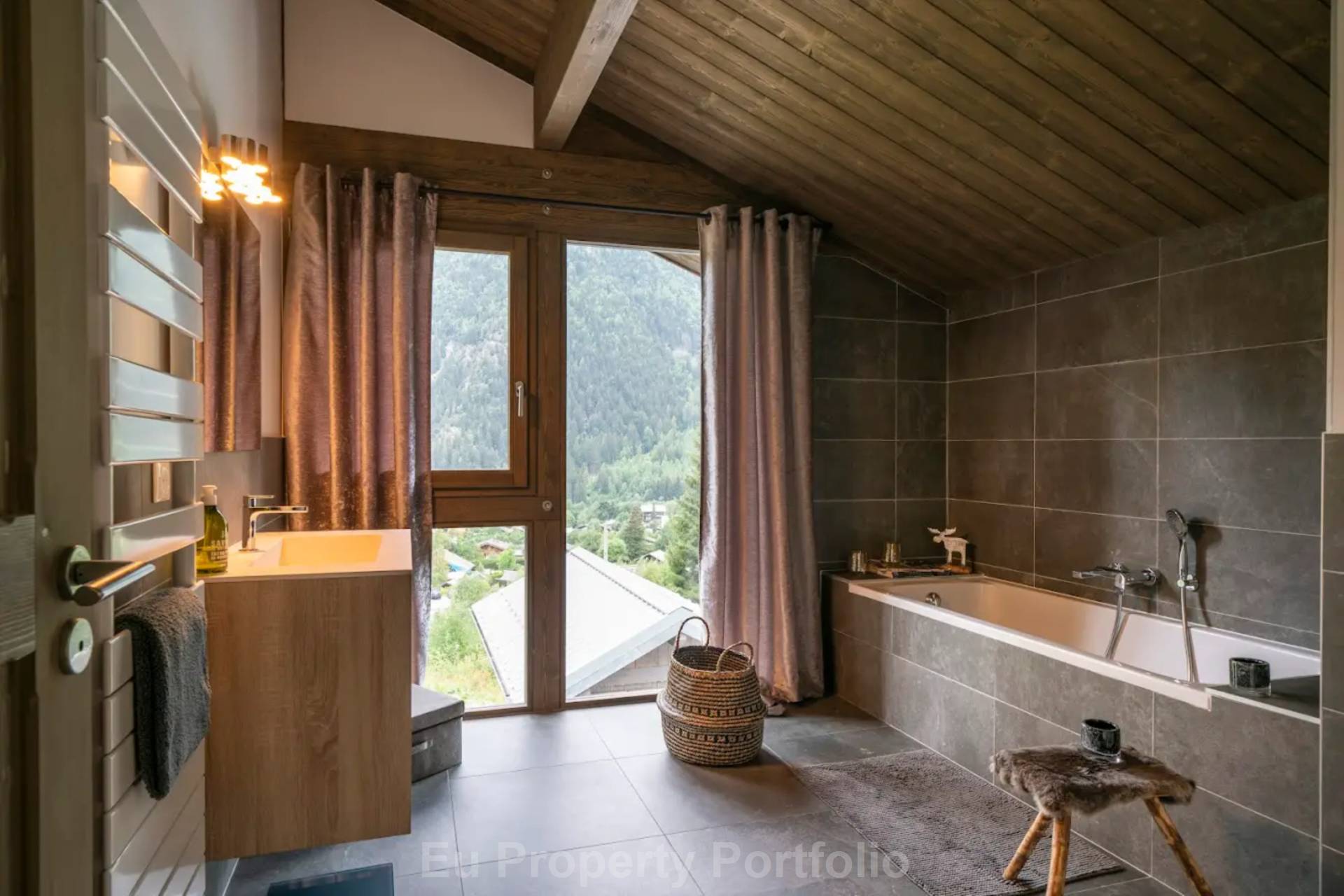 La Planchette, Image 4