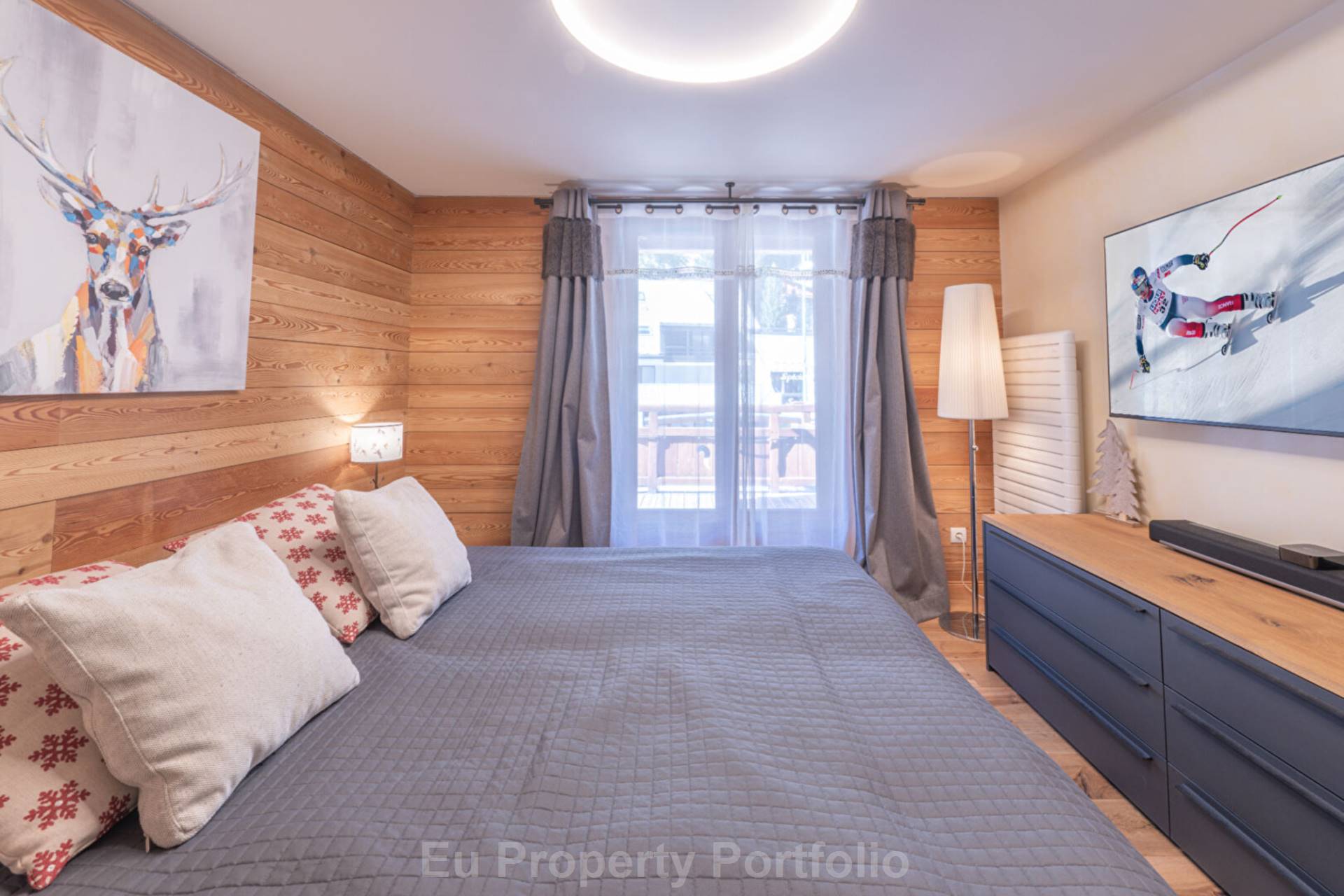 Centre Station / Av De La Muze, Image 6