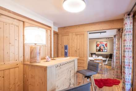 Centre Station / Av De La Muze, Image 3