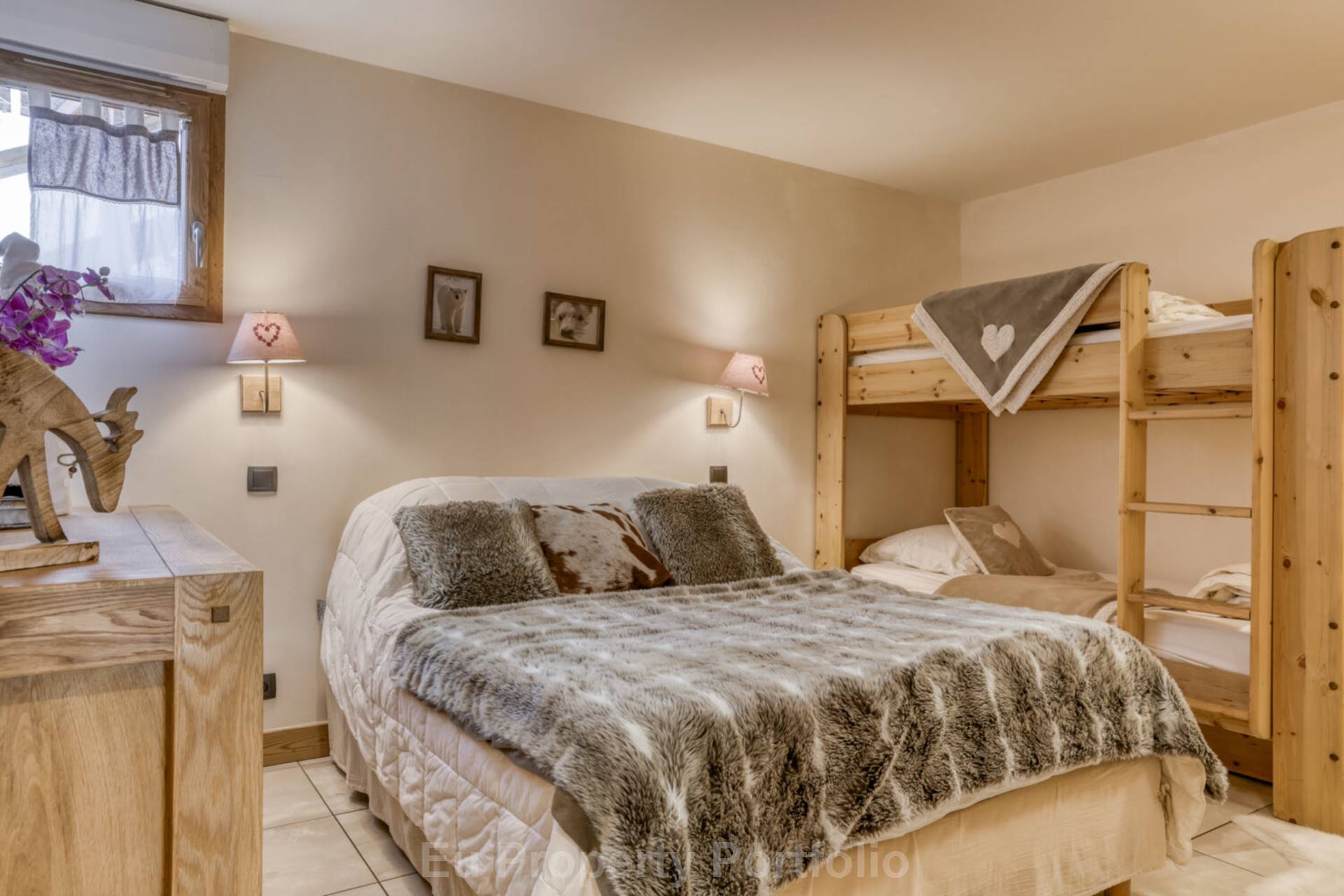 Crest Voland, Image 16