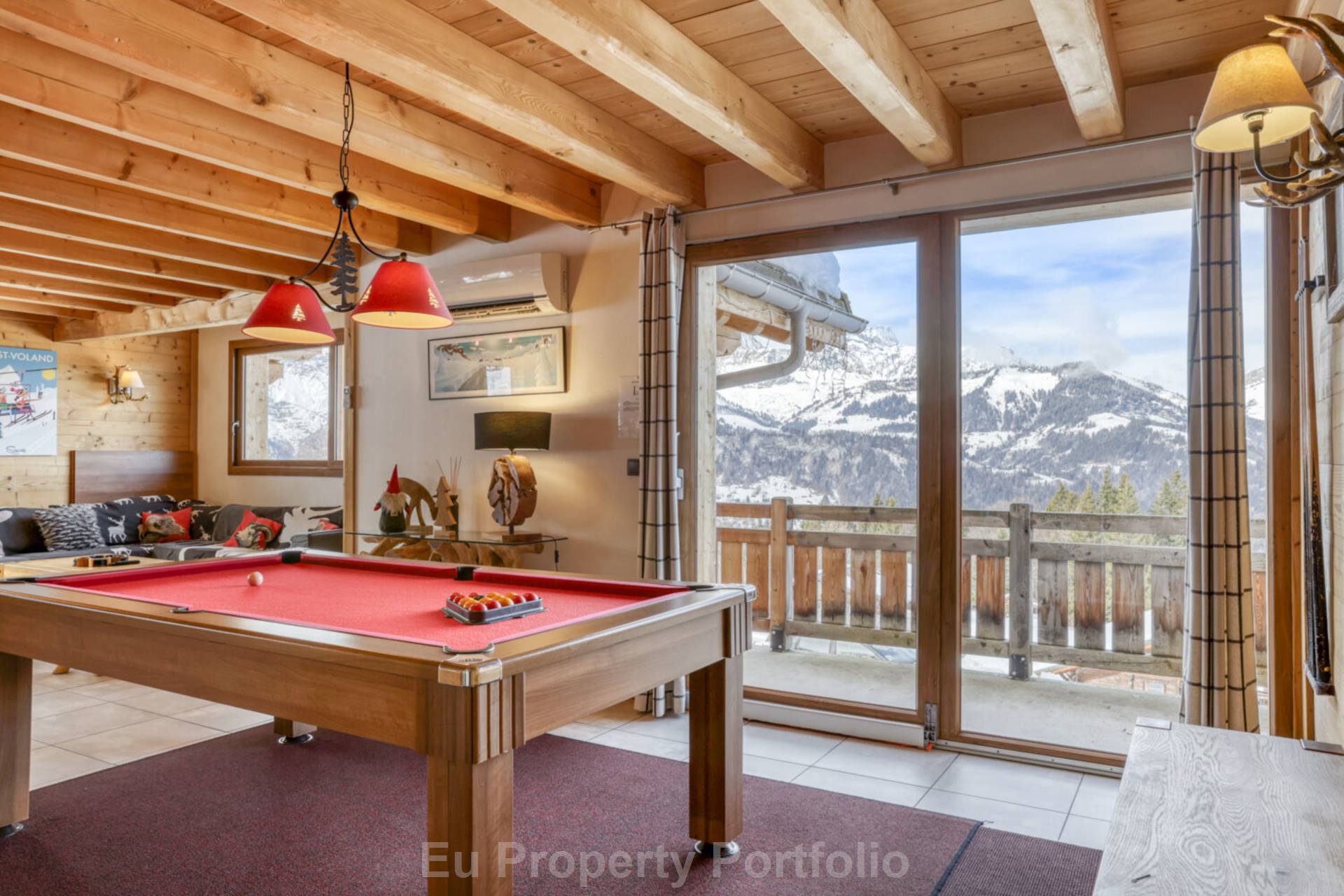 Crest Voland, Image 2