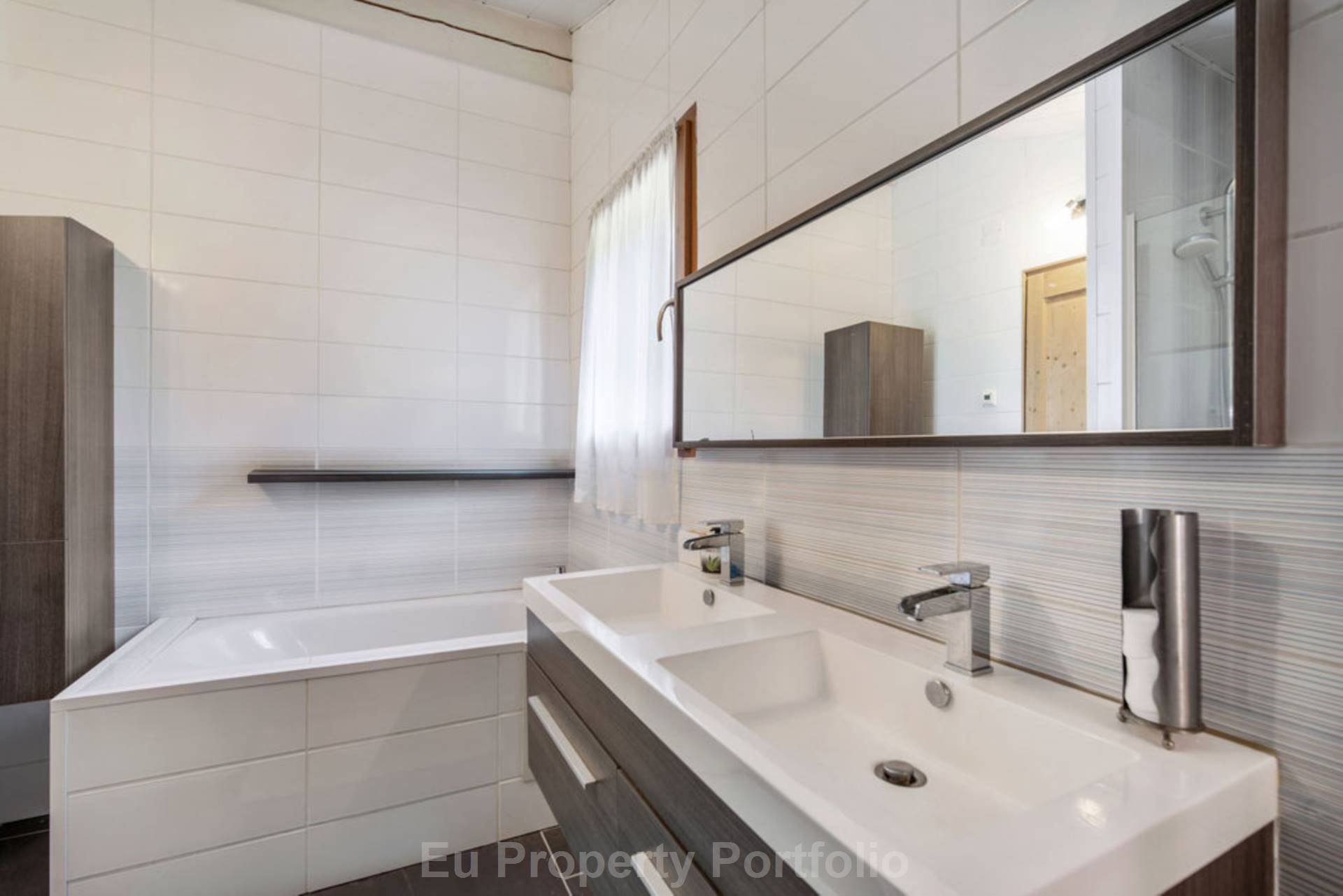Saint-Martin-De-Belleville | C, Image 11