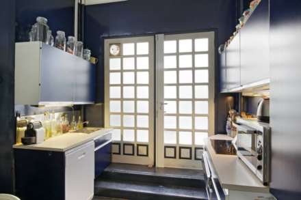 Paris - Neuilly-Sur-Seine, France, Image 12