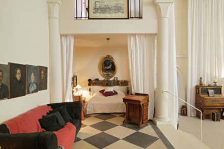 Paris - Neuilly-Sur-Seine, France, Image 5