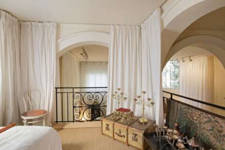 Paris - Neuilly-Sur-Seine, France, Image 7
