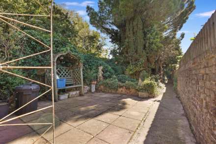 Station Road, Rainham, Image 10