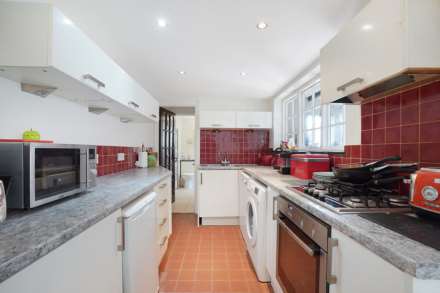 Station Road, Rainham, Image 16