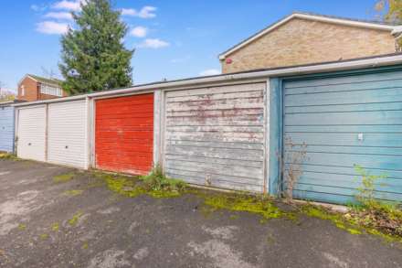 Ploughmans Way, Rainham, Image 17