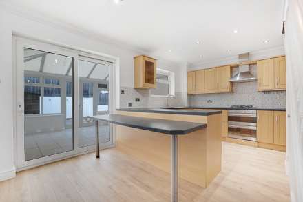 Ploughmans Way, Rainham, Image 2