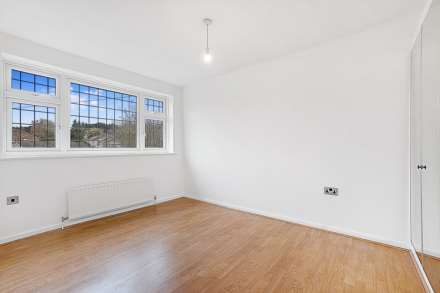 Ploughmans Way, Rainham, Image 9