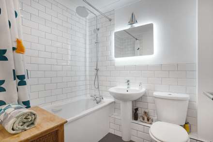 Florin Drive, Rochester, Image 4
