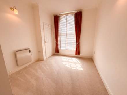 Medway Heights, Chatham, Image 5