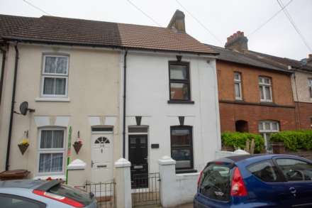 2 Bedroom End Terrace, Upper Luton Road, Chatham