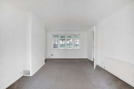 Kenilworth Gardens, Gillingham, Image 8