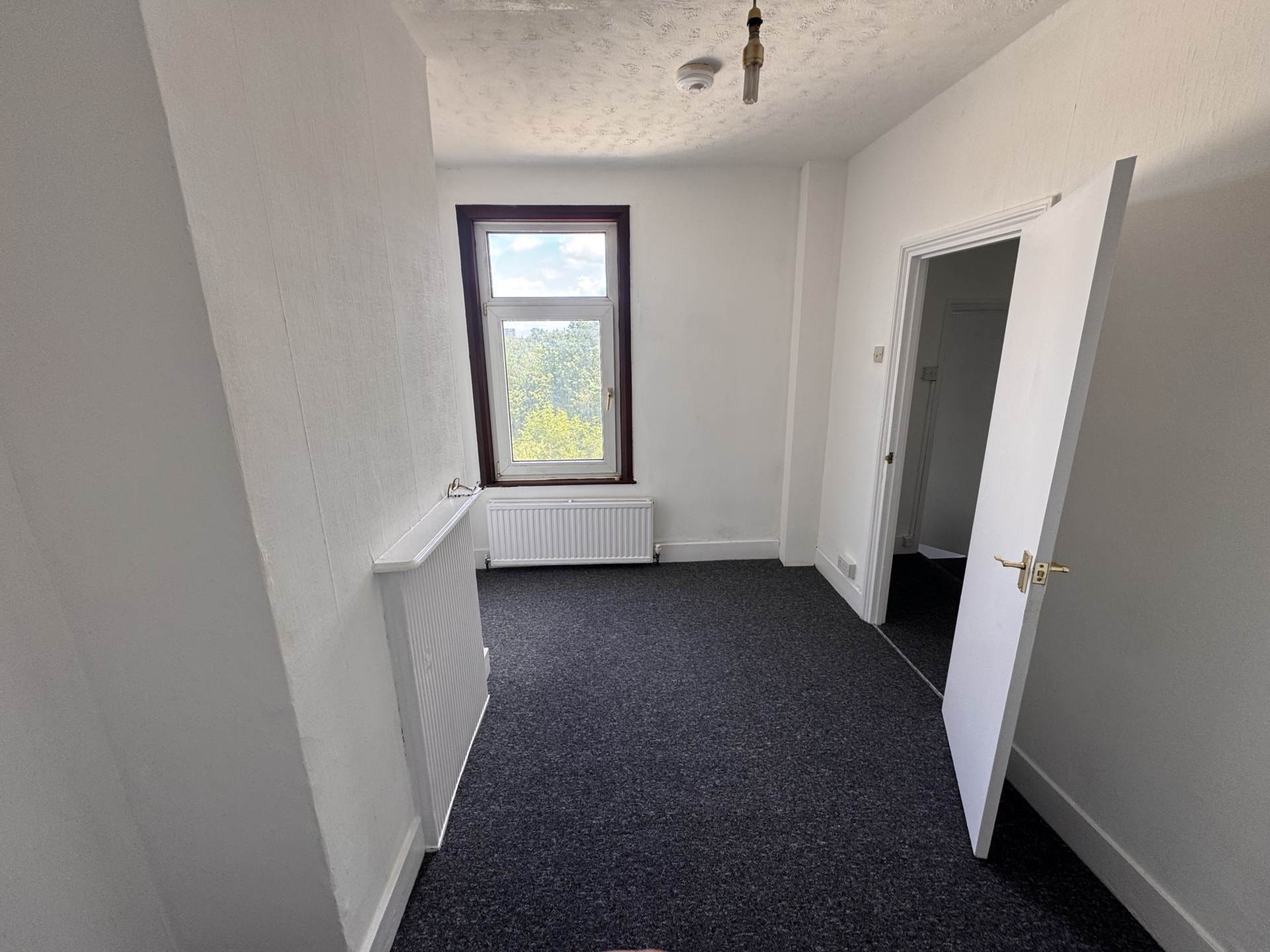 Burnt Oak Terrace, Gillingham, Image 10